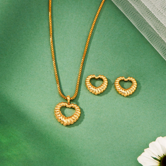 Heart Glow Gold Pendant Set for Women