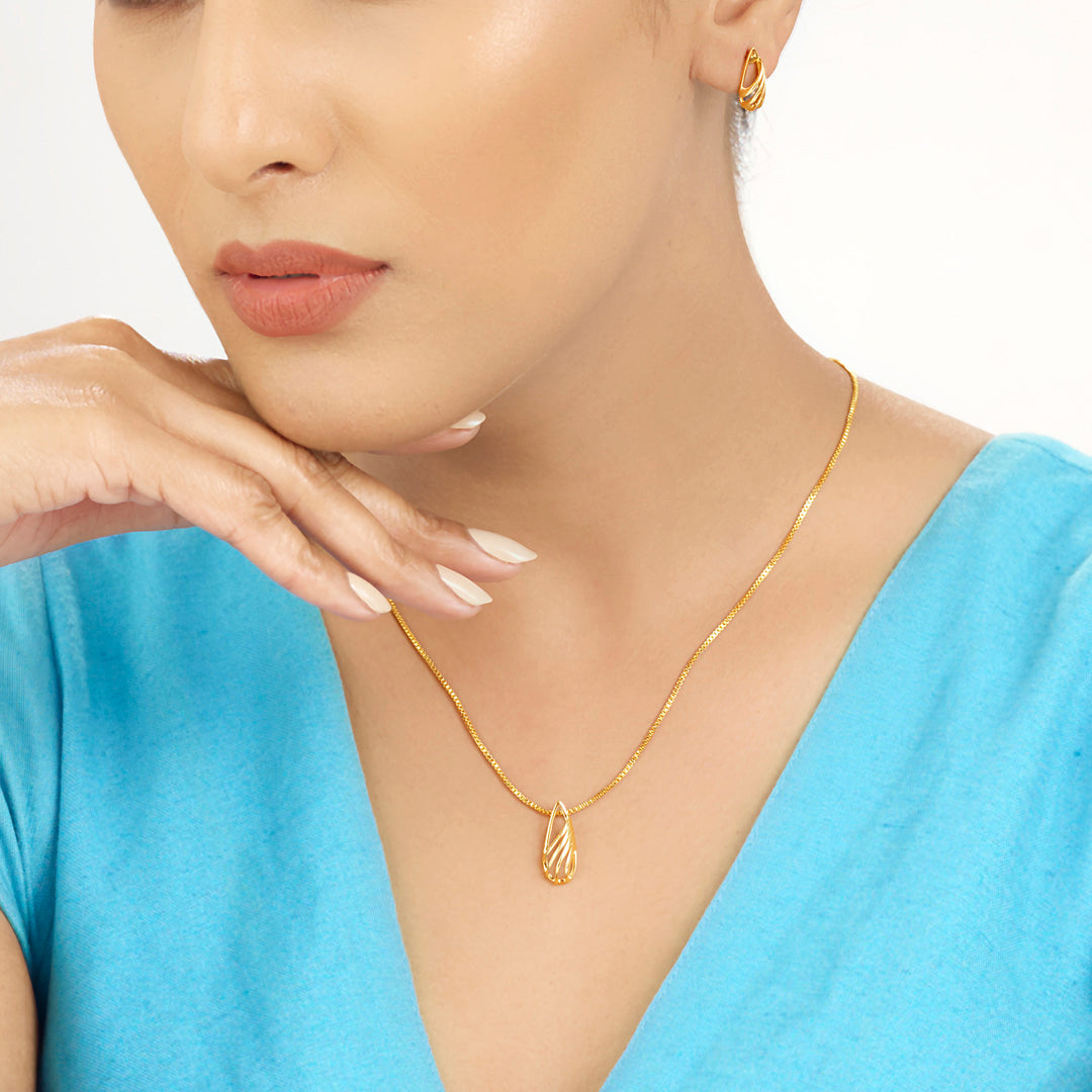 Light Cascade Gold Pendant Set for Women