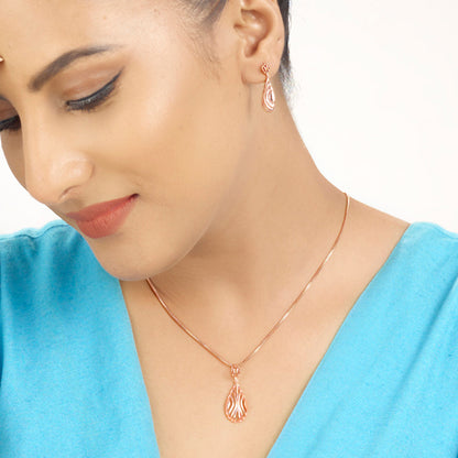Ripple Glow Gold Pendant Set for Women