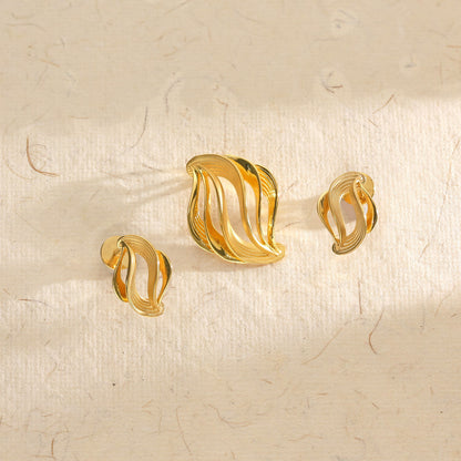 Ever Glow Gold Pendant Set for Women