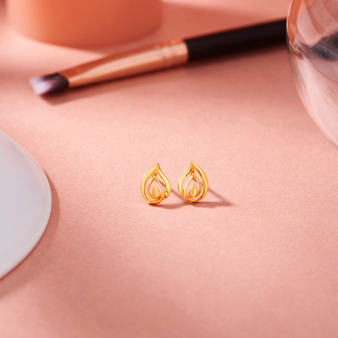 Sculpt Curve Gold Stud Earrings for Women