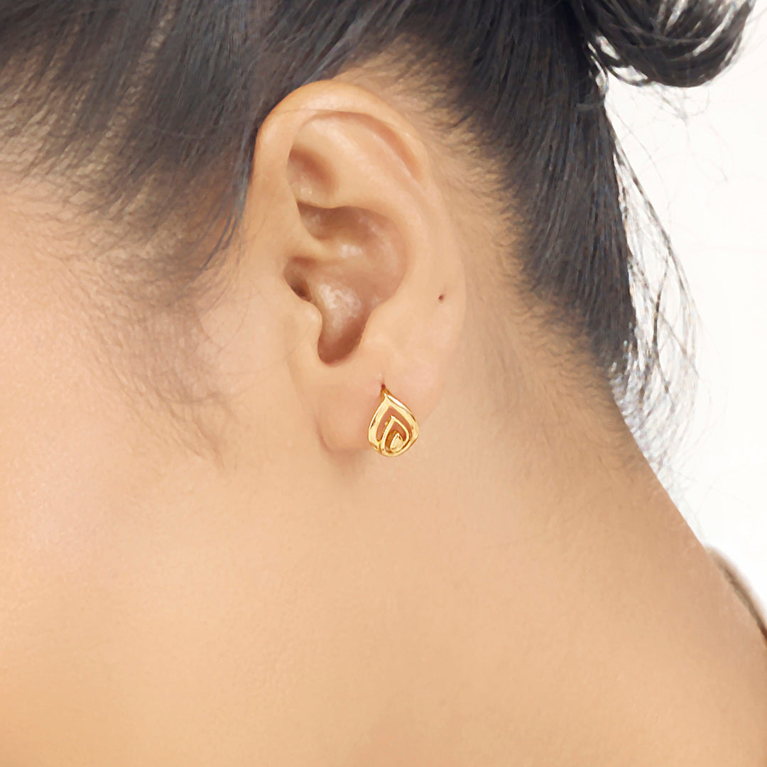Sculpt Curve Gold Stud Earrings for Women
