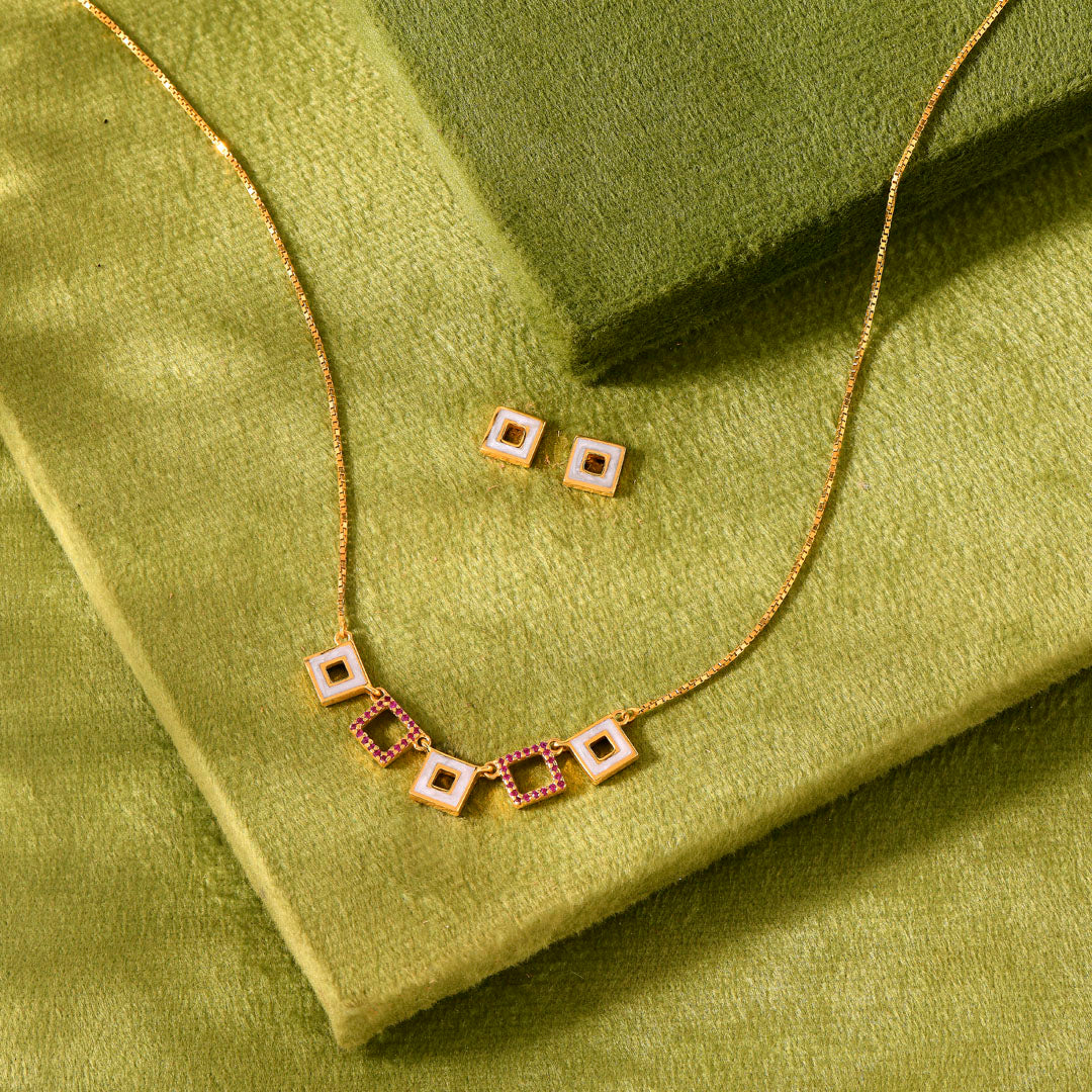 Cube Chic Gold Necklace Set for Women