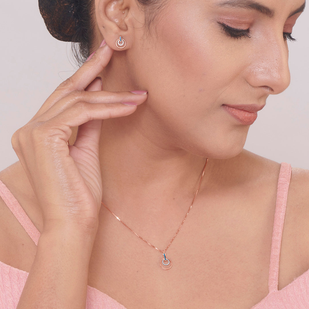 Halo Echo Gold Necklace Set for Women