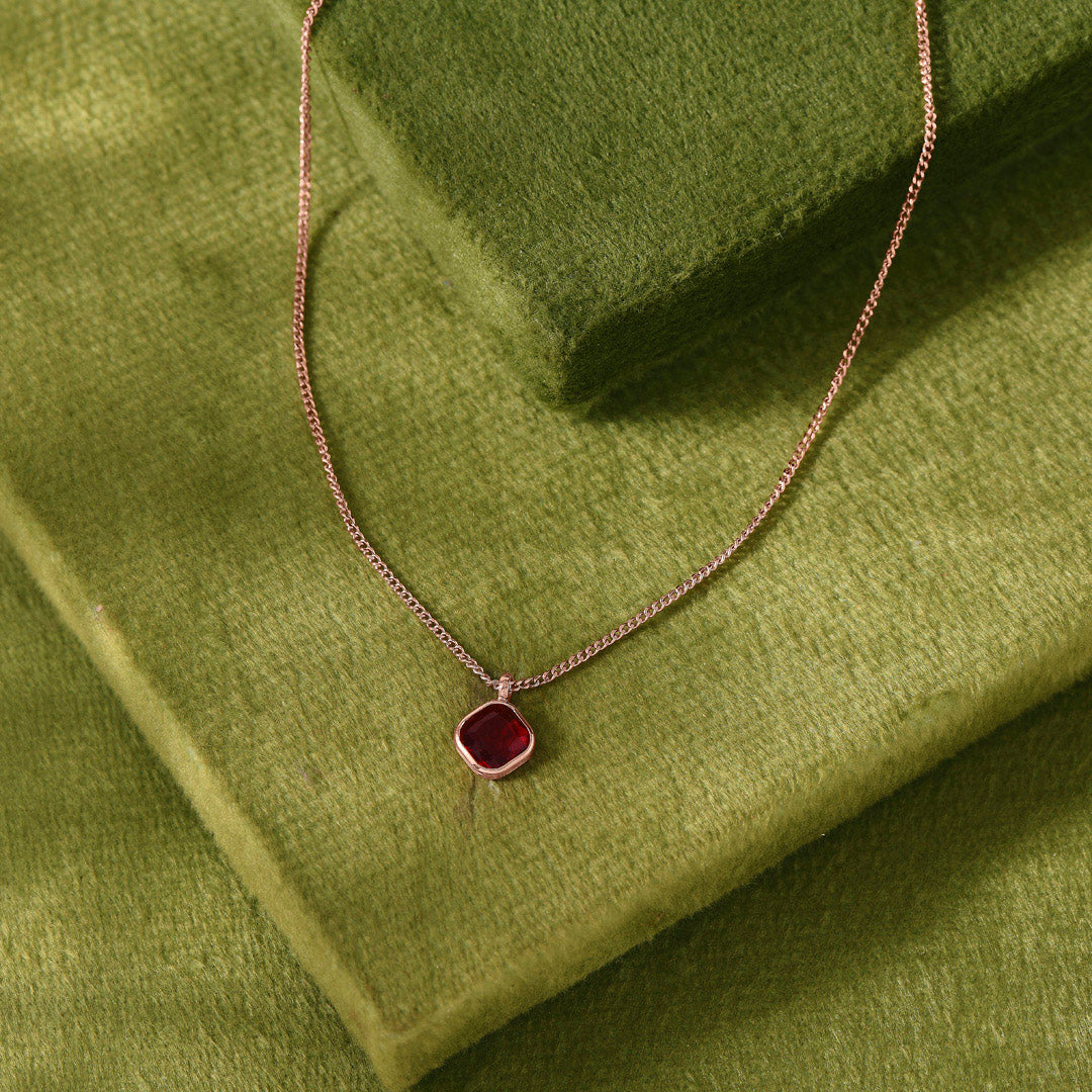 Garnet Shine Gold Modern Necklace for Women
