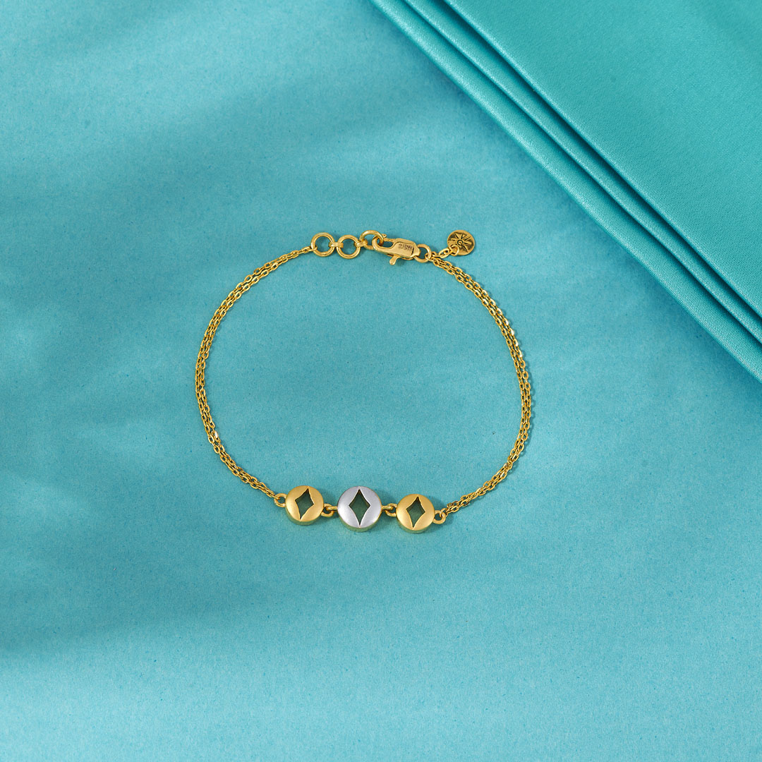 Soft Arc Gold Flexible Bracelet for Women