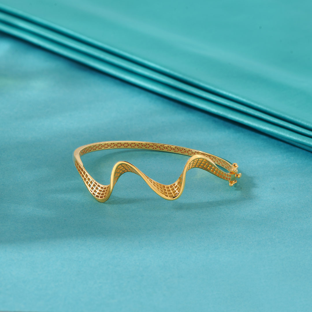 Halo Curve Gold Oval Bracelet for Women