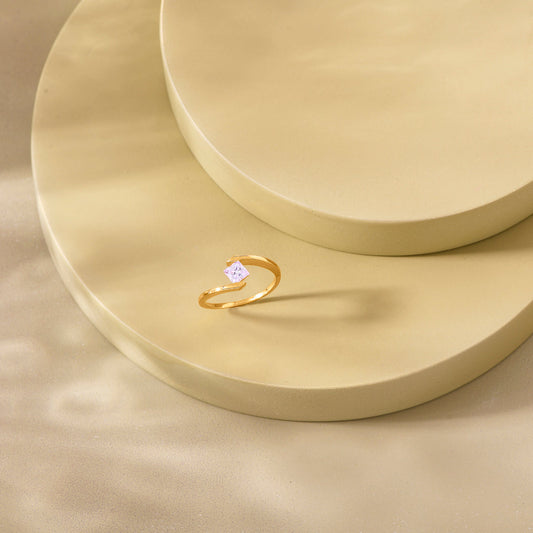 Radiant Link Gold Casual Ring for Women