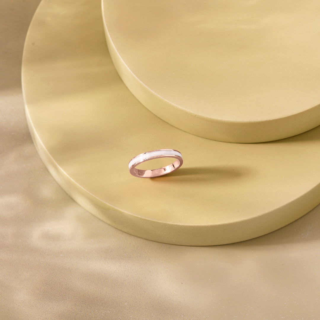 Sleek Line Gold Band Ring for Women