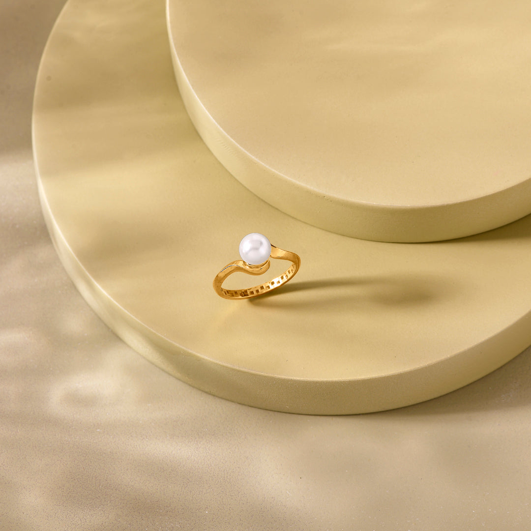 Pearl Gleam Gold Casual Ring for Women