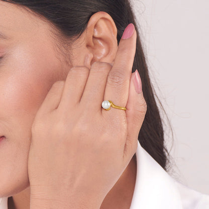 Pearl Gleam Gold Casual Ring for Women