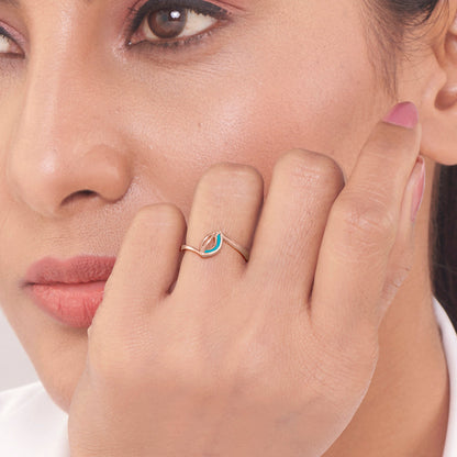 Fine Line Gold Fashion Ring for Women