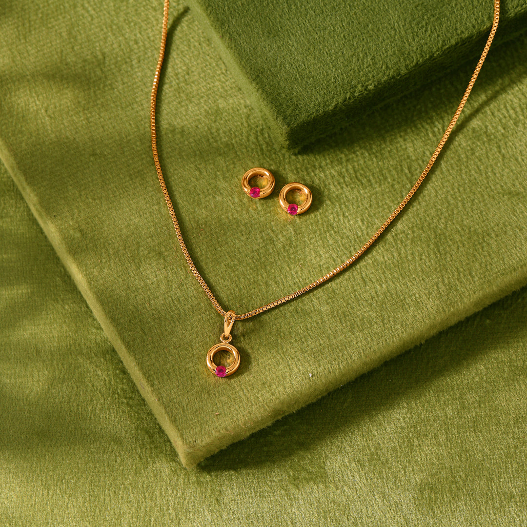 Scarlet Halo Gold Pendant Set for Women
