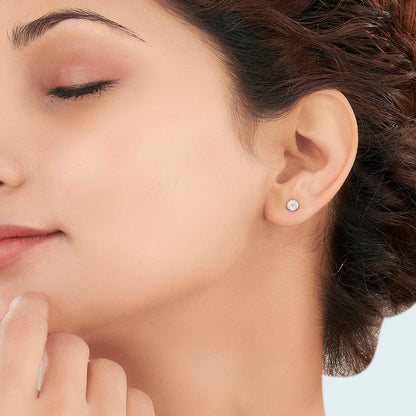 Heritage Glow Diamond & Gold Stud Earrings for Women